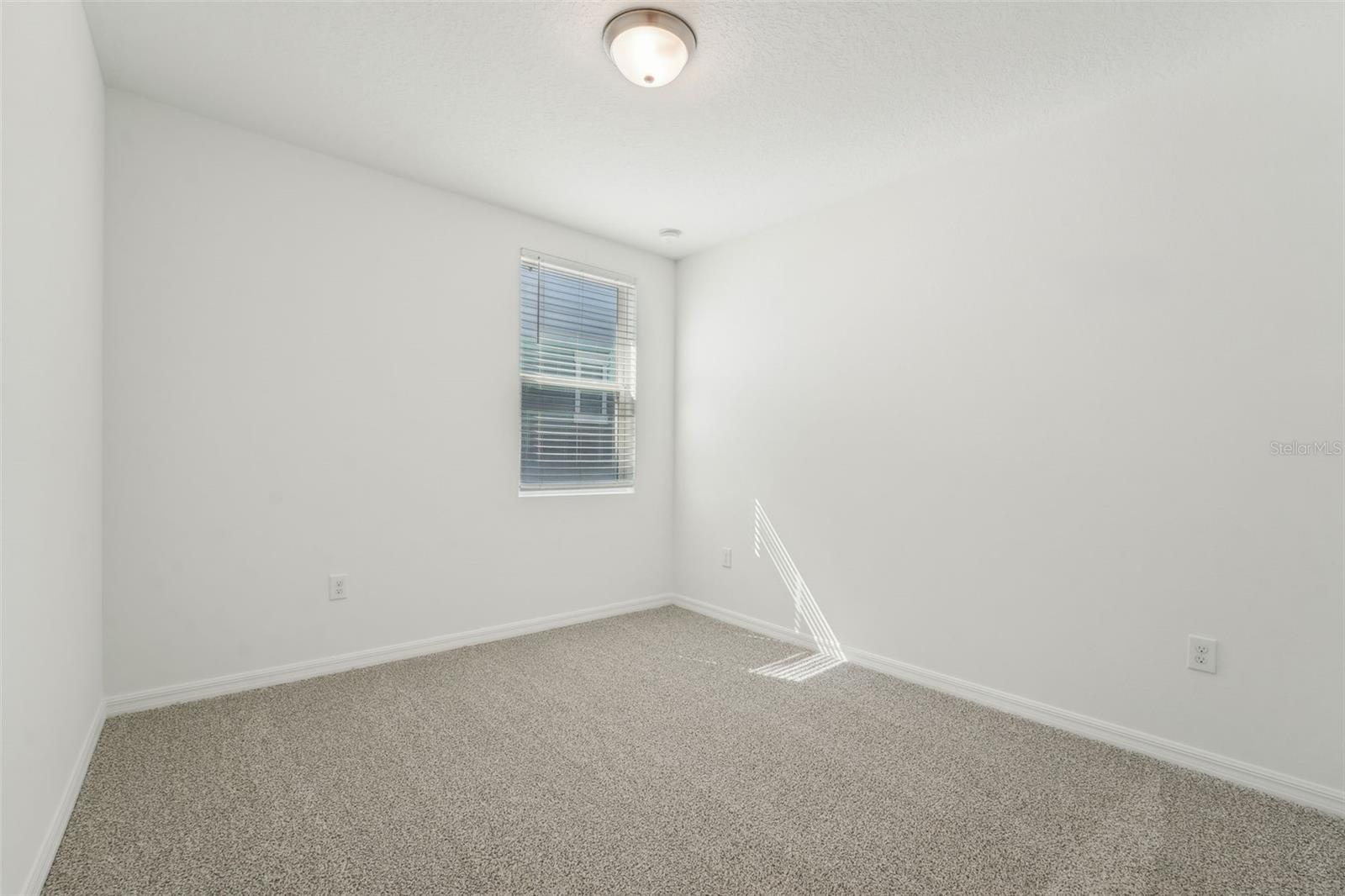 Image 29 of 39 For 1124 Griffon Avenue