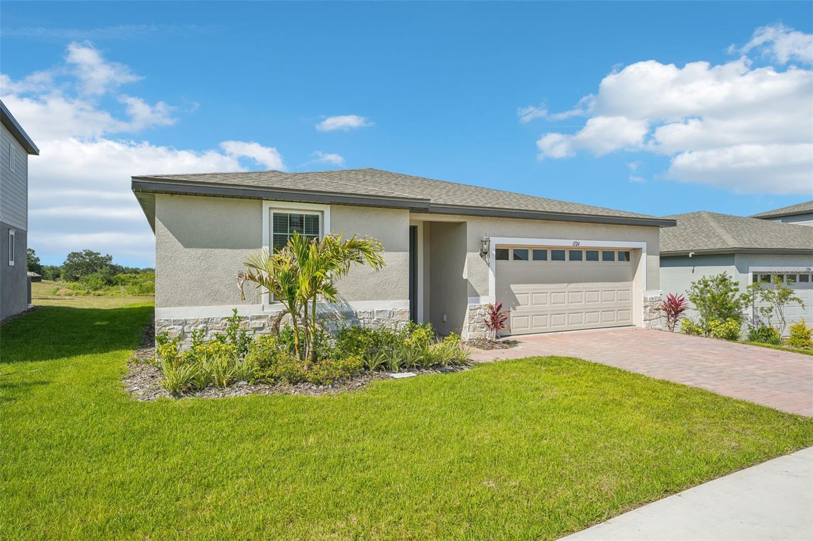 Image 3 of 39 For 1124 Griffon Avenue