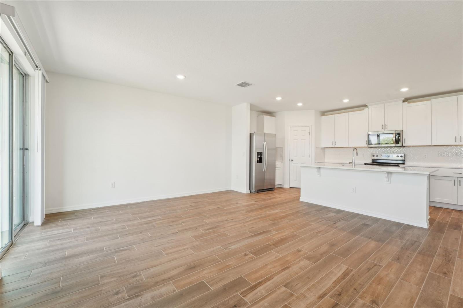 Image 8 of 39 For 1124 Griffon Avenue