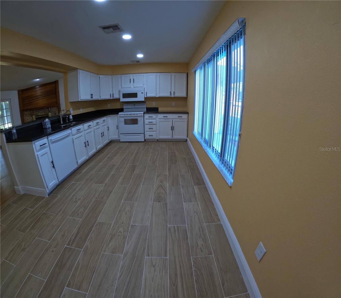 Image 13 of 13 For 1859 Lake Hill Circle