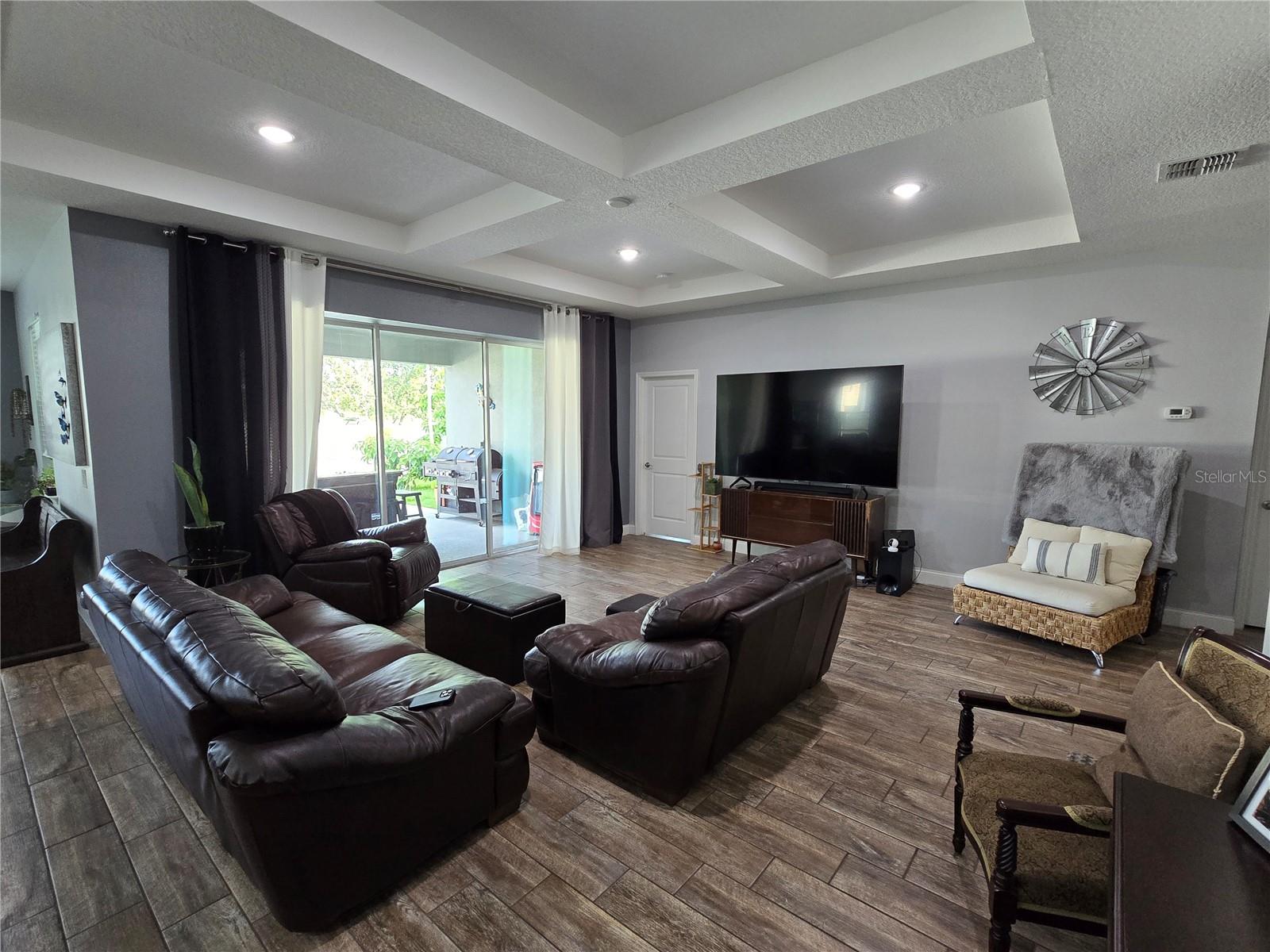 Image 40 of 69 For 3811 Island Green Way