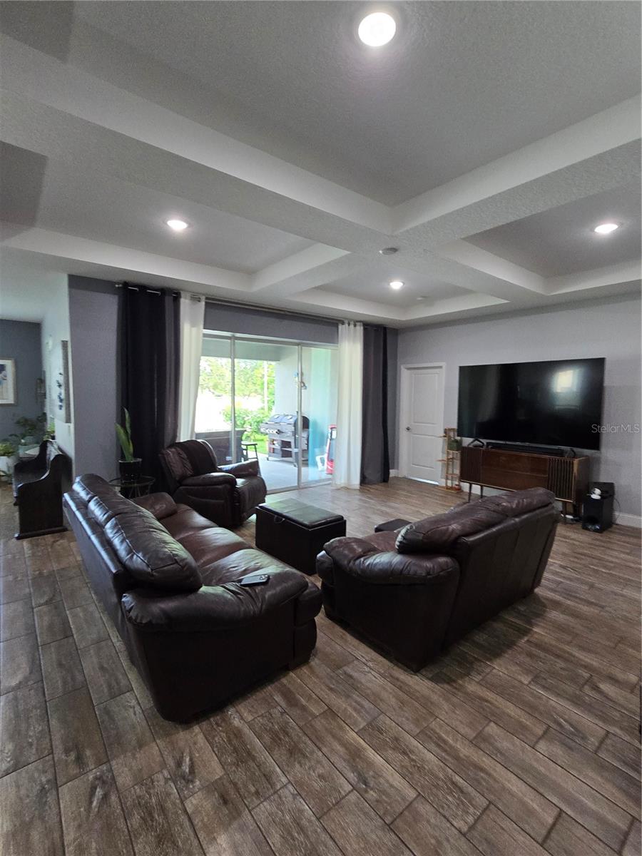 Image 41 of 69 For 3811 Island Green Way