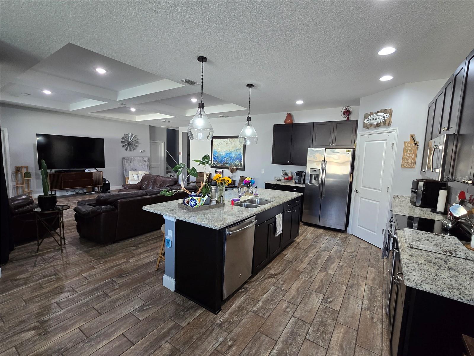 Image 44 of 69 For 3811 Island Green Way