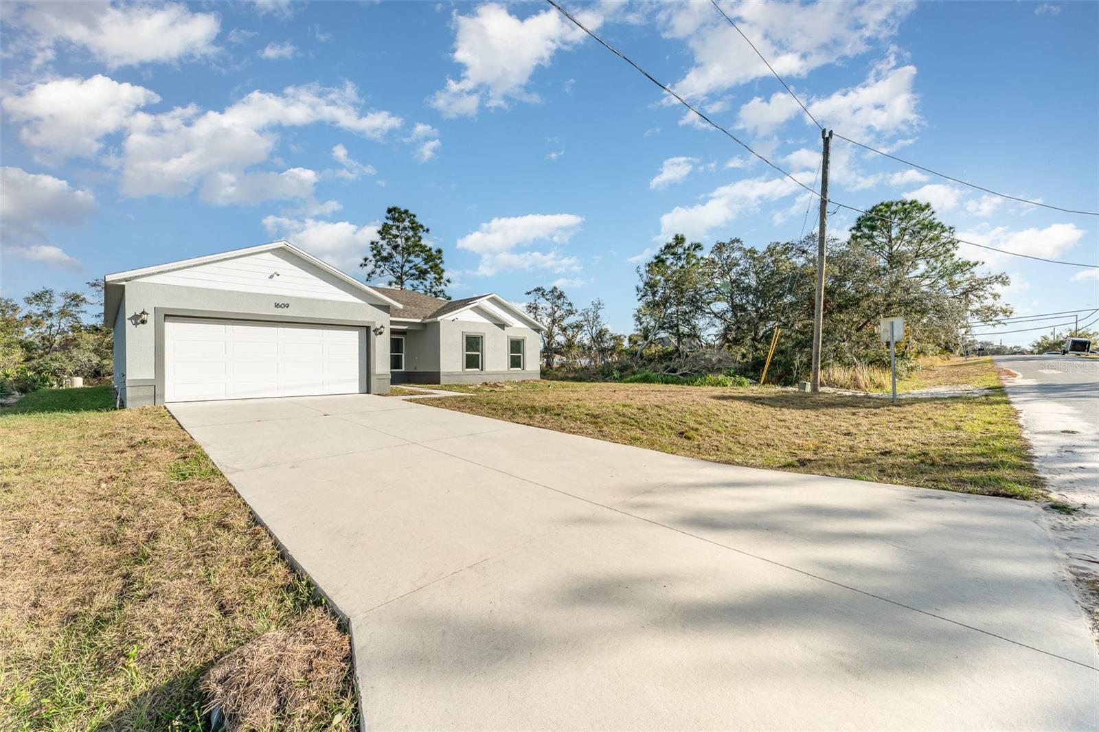 Image 2 of 31 For 1609 Pickerel Court