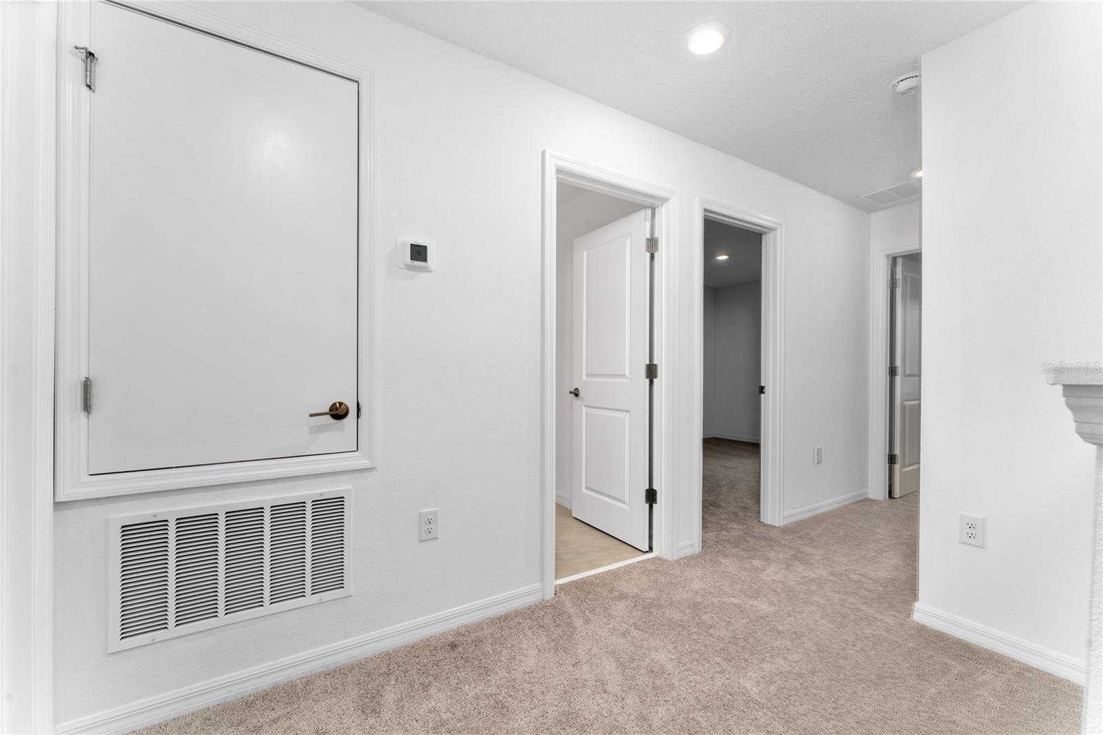 Image 16 of 27 For 2982 Canary Avenue