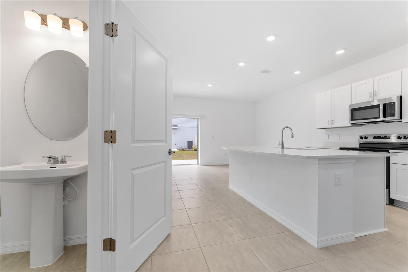 Image 19 of 27 For 2982 Canary Avenue