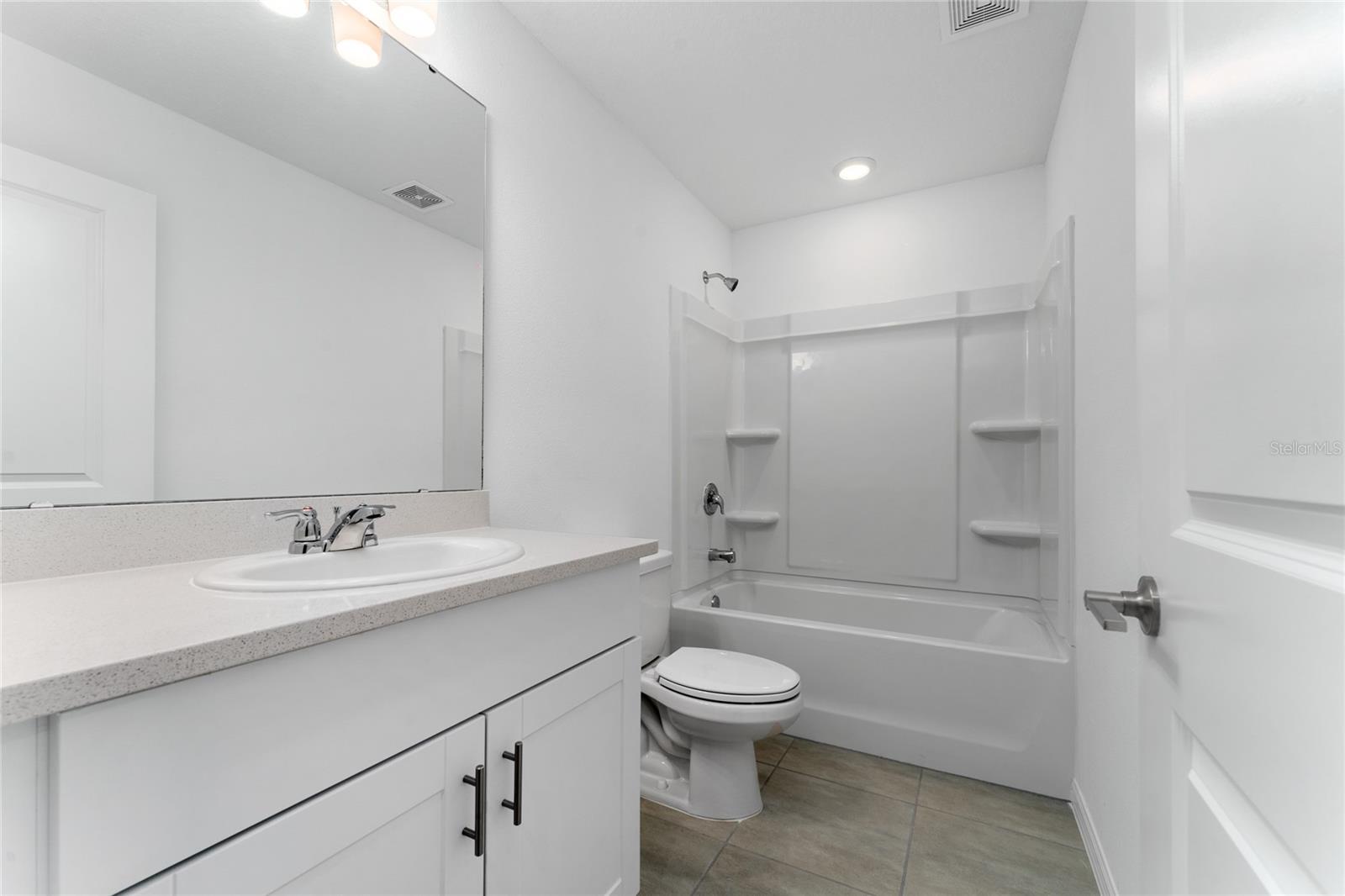 Image 7 of 27 For 2982 Canary Avenue