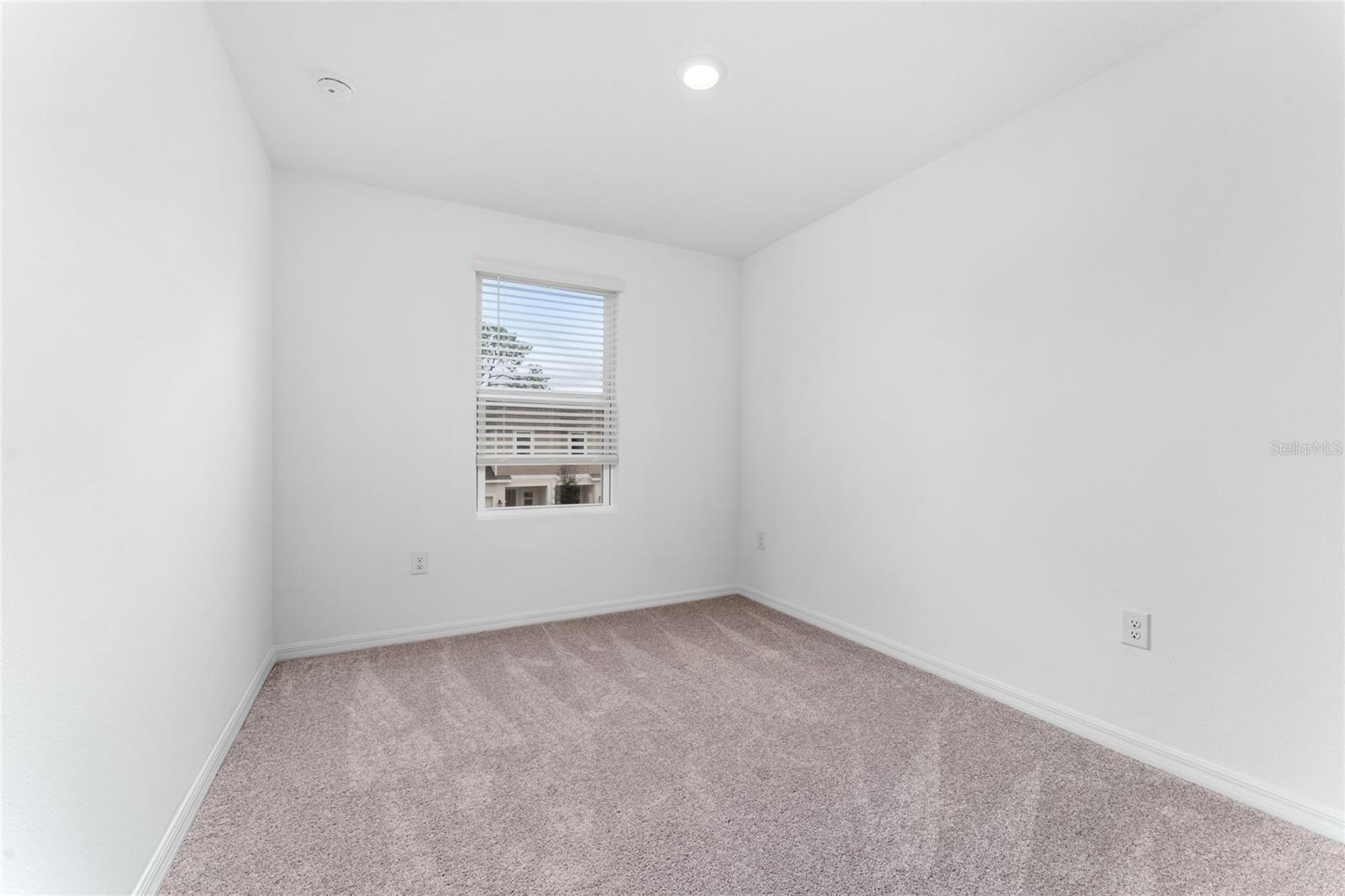 Image 8 of 27 For 2982 Canary Avenue