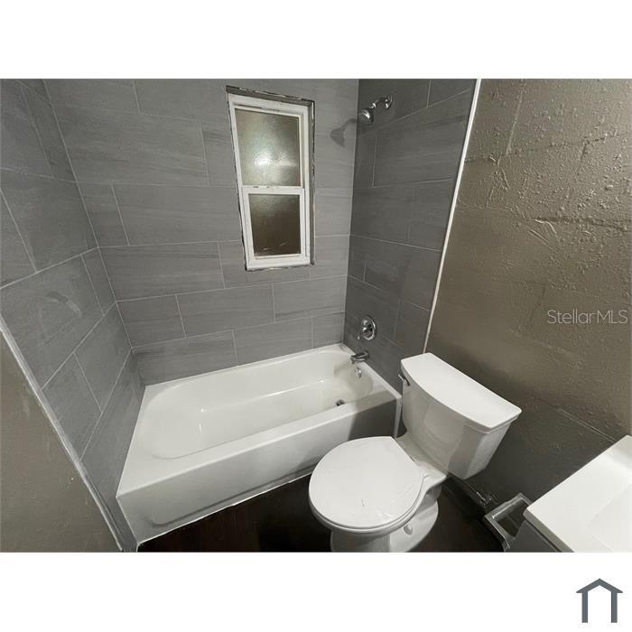 Image 11 of 13 For 1044 Merritt Street