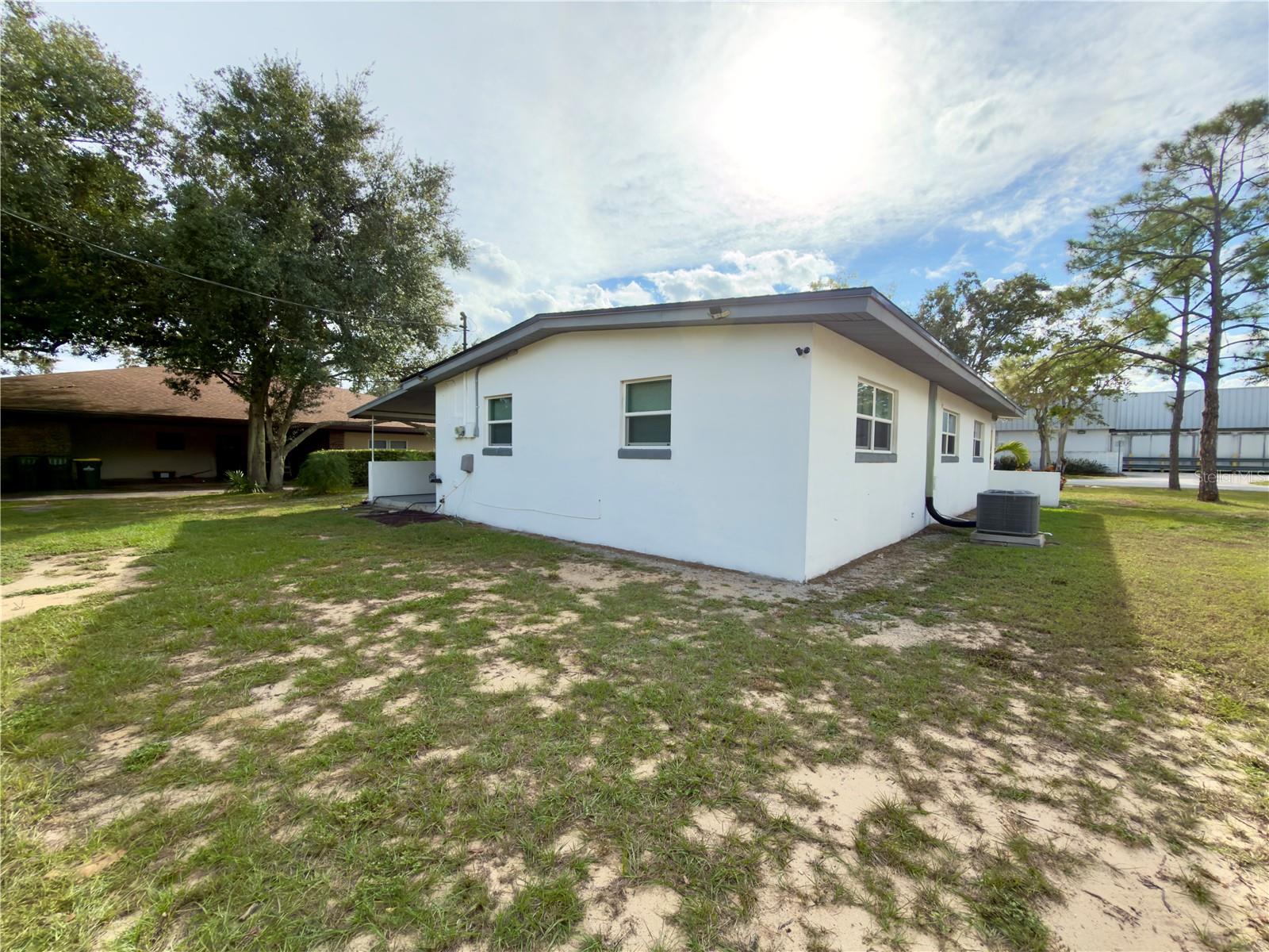 Image 21 of 22 For 1227 Bloxam Avenue