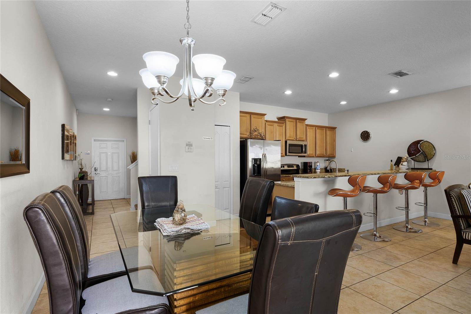 Image 14 of 75 For 8939 Bismarck Palm Road