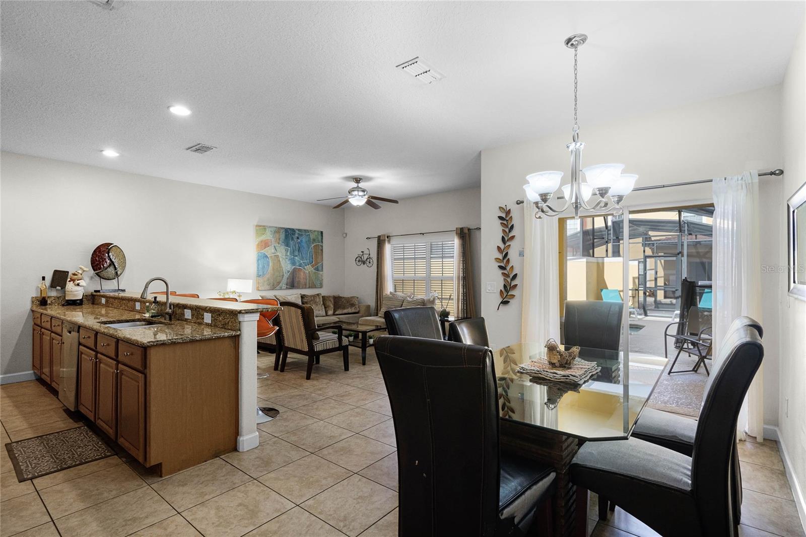 Image 16 of 75 For 8939 Bismarck Palm Road