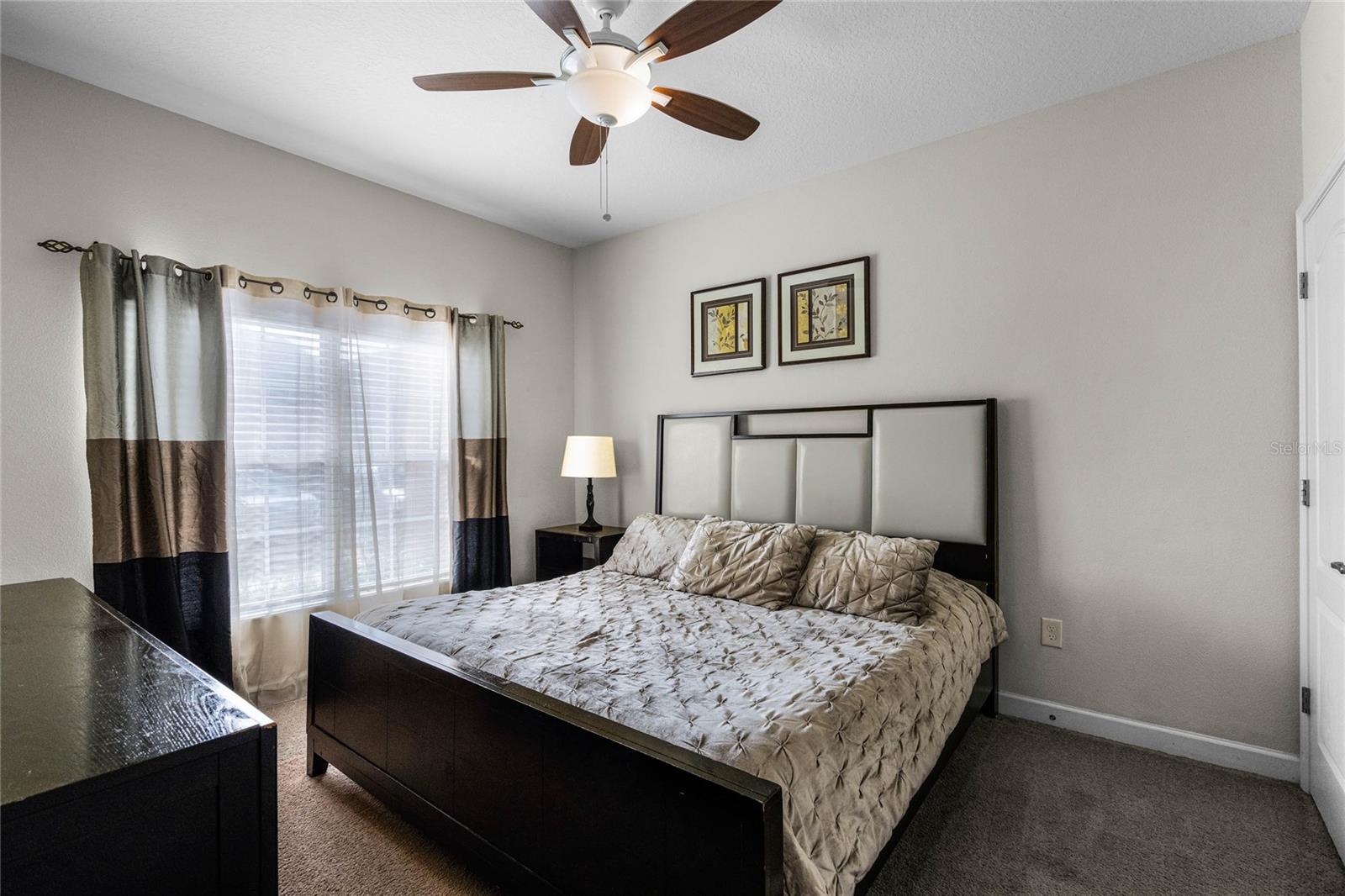 Image 18 of 75 For 8939 Bismarck Palm Road