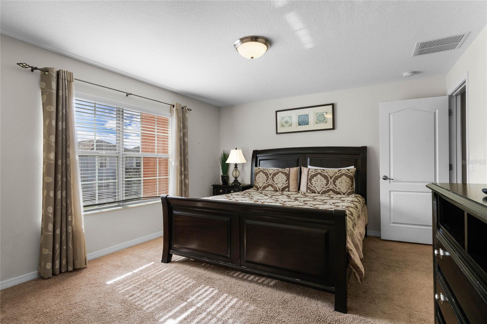 Image 21 of 75 For 8939 Bismarck Palm Road