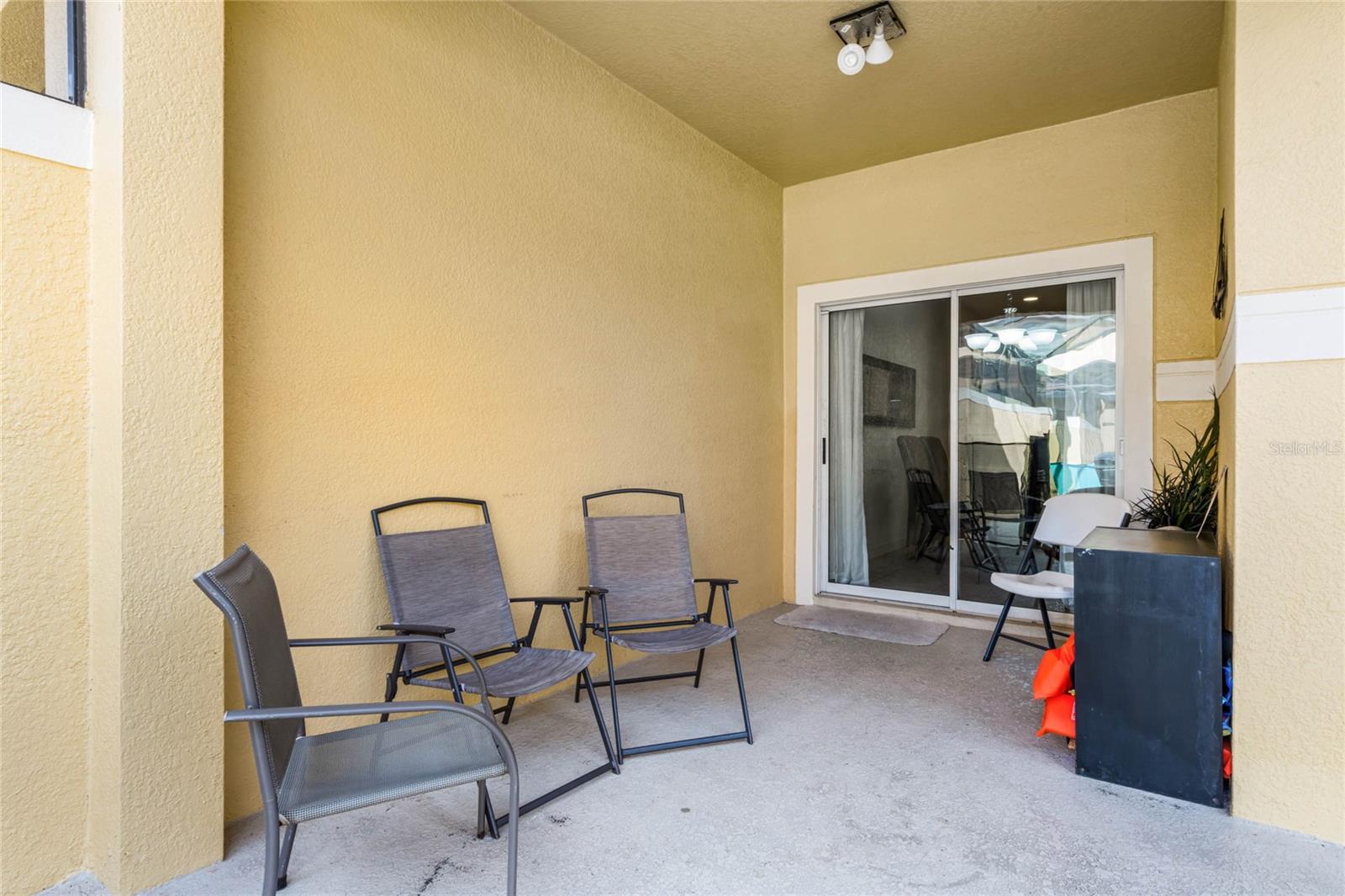 Image 34 of 75 For 8939 Bismarck Palm Road