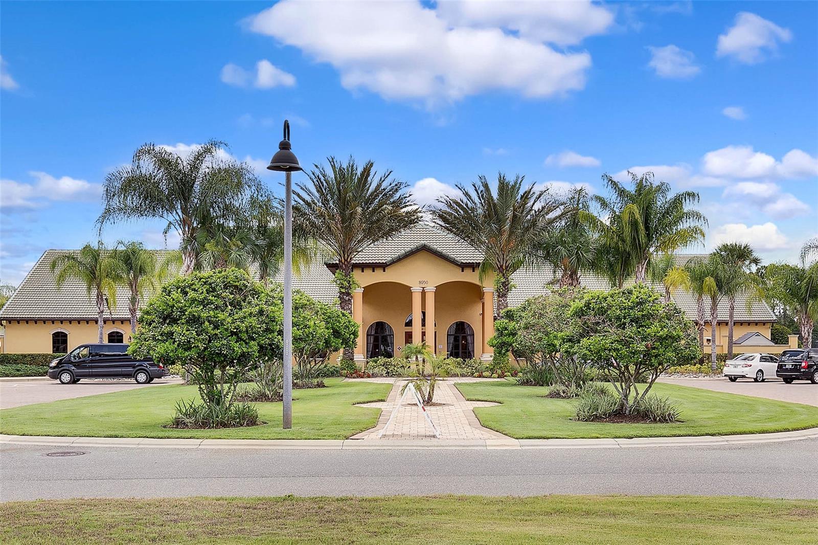 Image 41 of 75 For 8939 Bismarck Palm Road