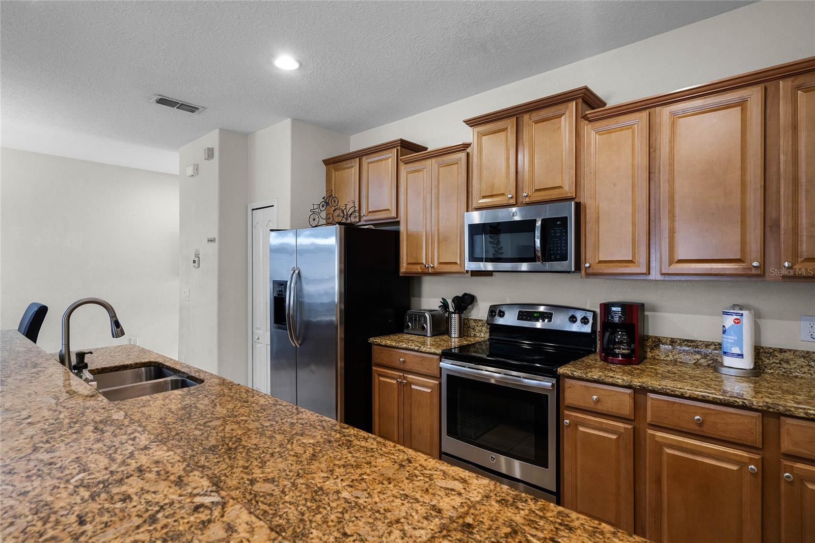 Image 5 of 75 For 8939 Bismarck Palm Road