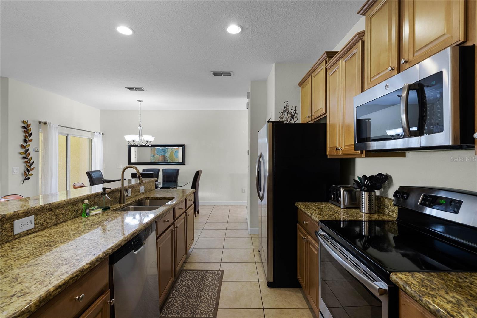 Image 6 of 75 For 8939 Bismarck Palm Road