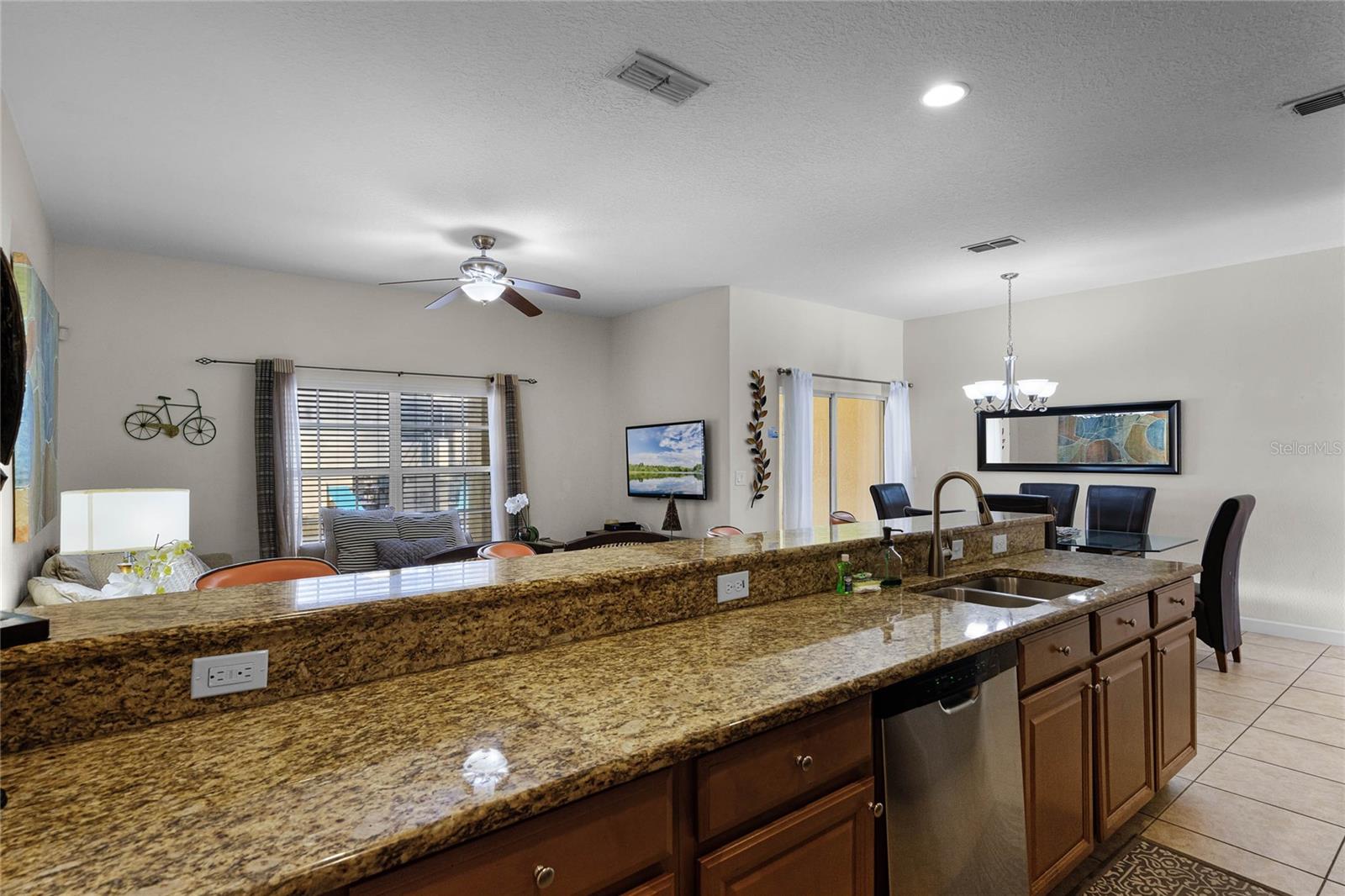 Image 9 of 75 For 8939 Bismarck Palm Road