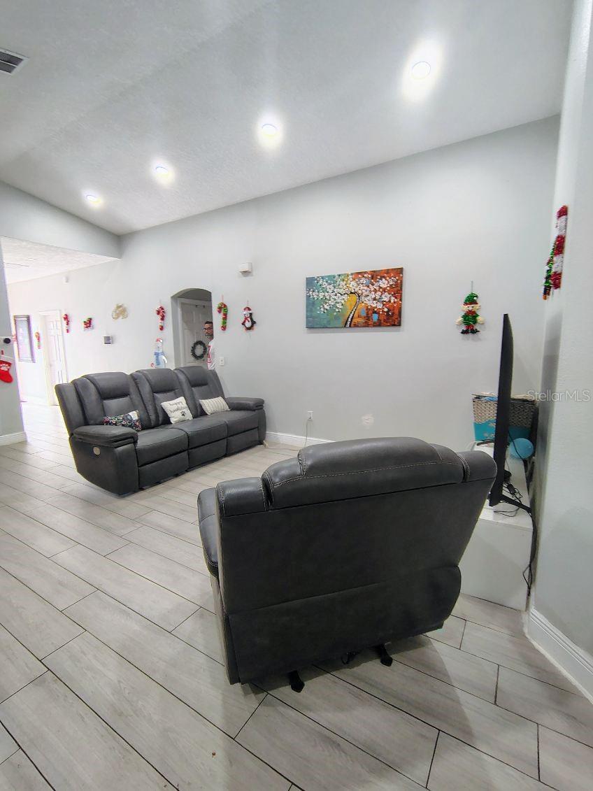 Image 4 of 22 For 1009 Fort Smith Boulevard