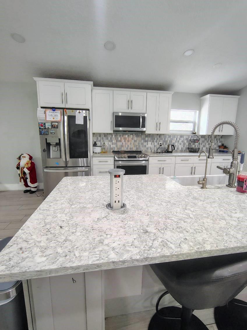 Image 7 of 22 For 1009 Fort Smith Boulevard