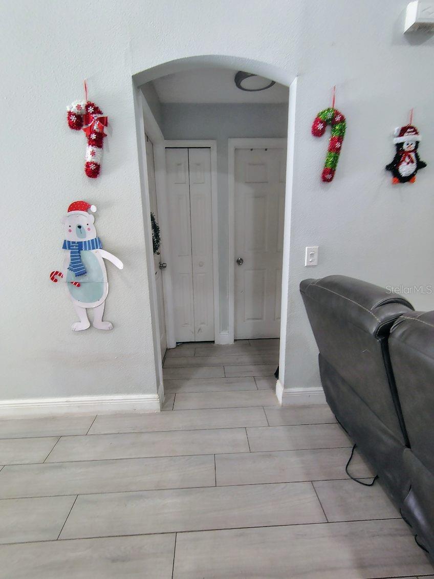 Image 9 of 22 For 1009 Fort Smith Boulevard