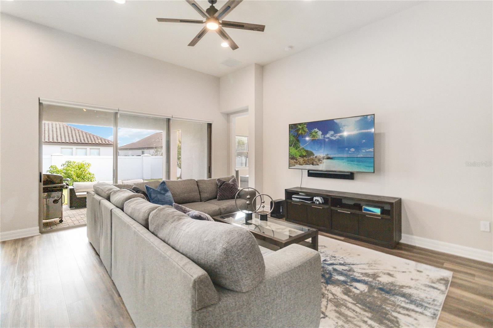 Image 12 of 61 For 11637 Meadow Grove Circle