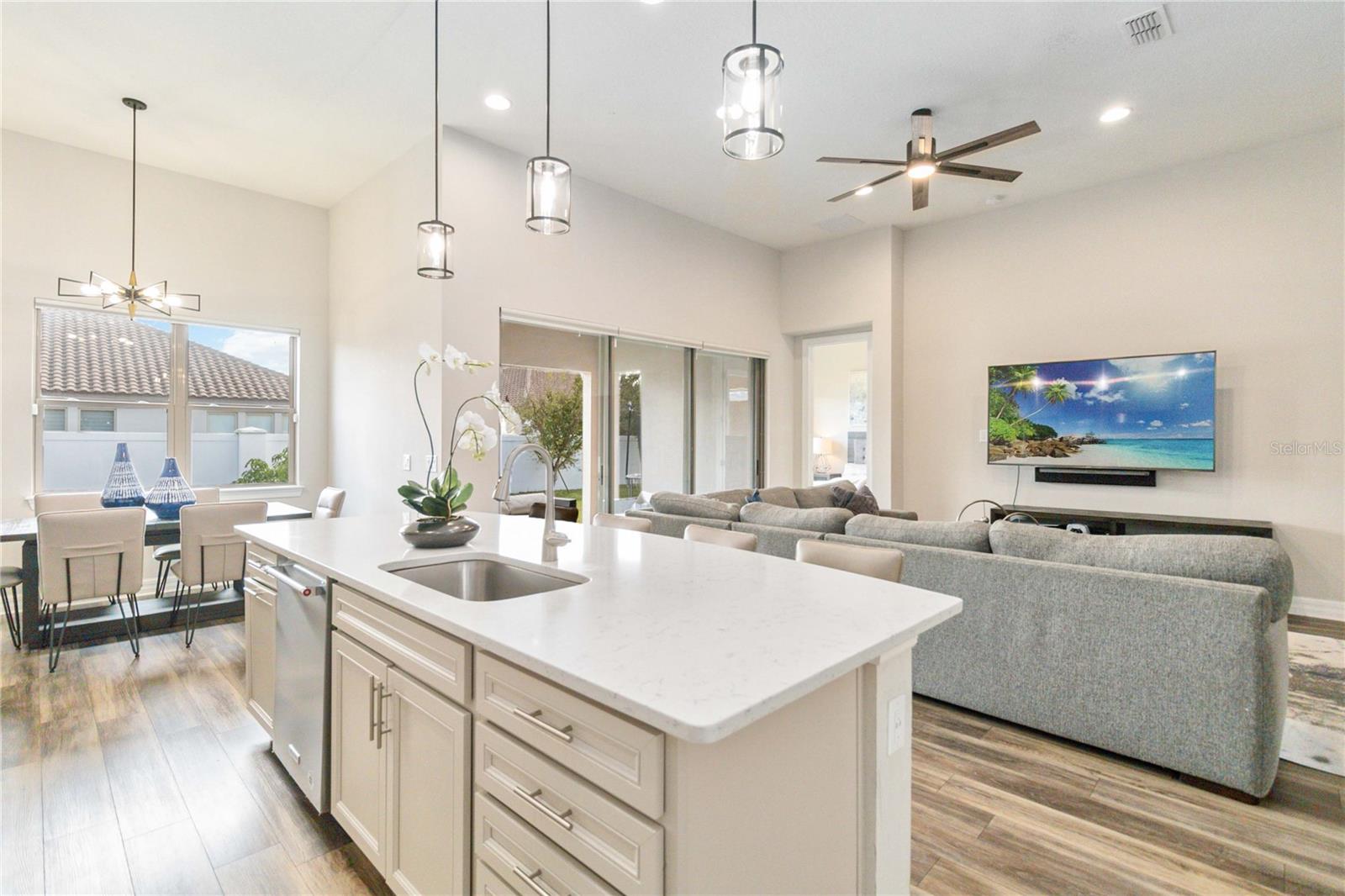 Image 16 of 61 For 11637 Meadow Grove Circle