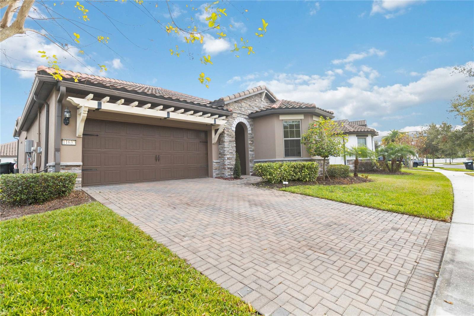 Image 4 of 61 For 11637 Meadow Grove Circle