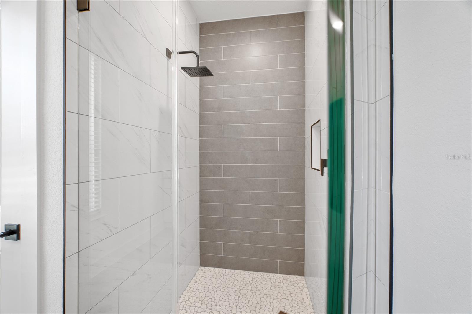 Image 42 of 51 For 24419 Kingsway Circle