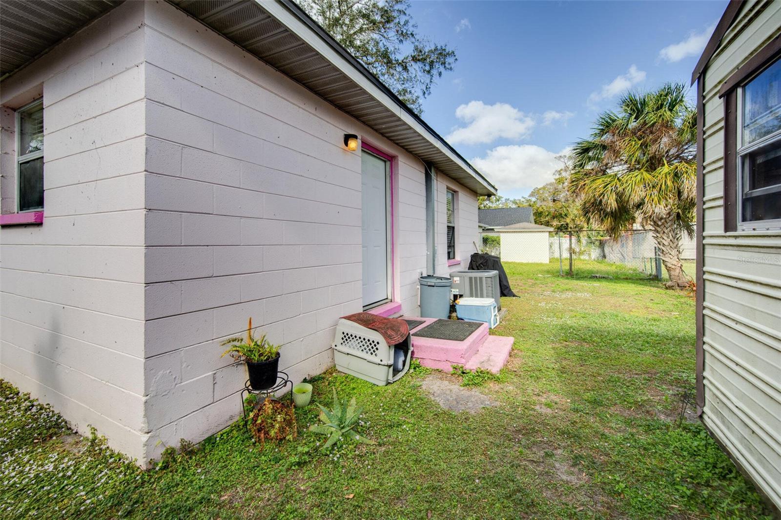 Listing photo id 10 for 4505 Webster Street