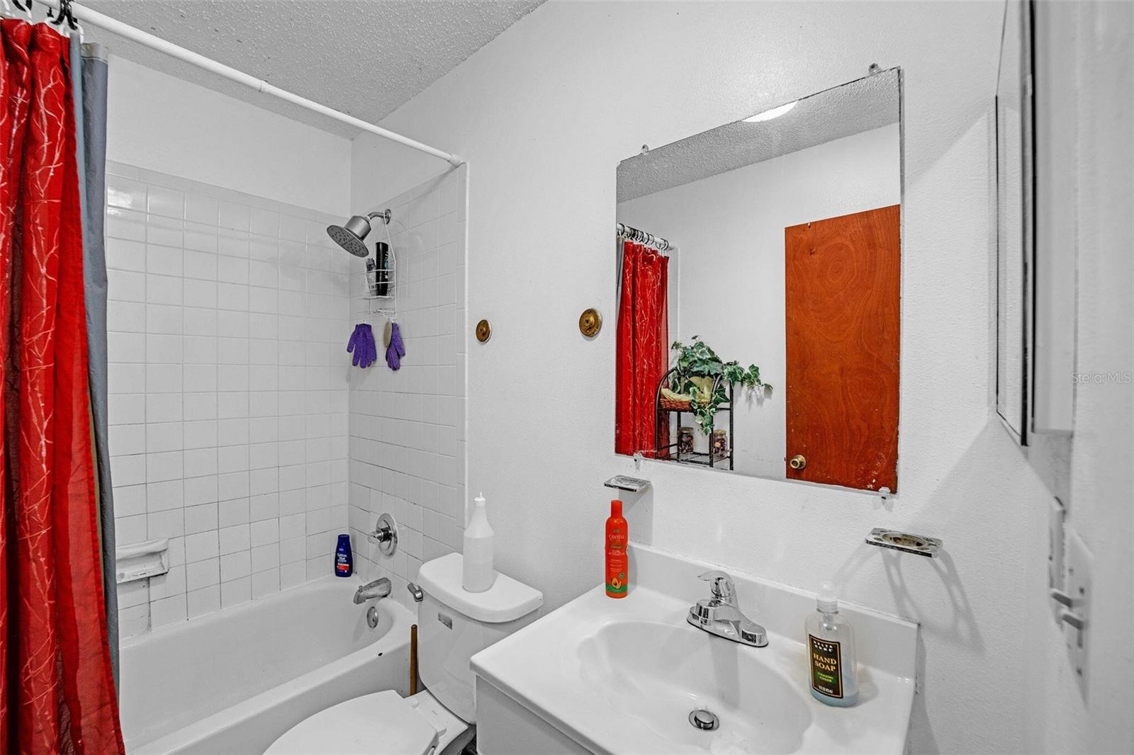 Listing photo id 2 for 4505 Webster Street