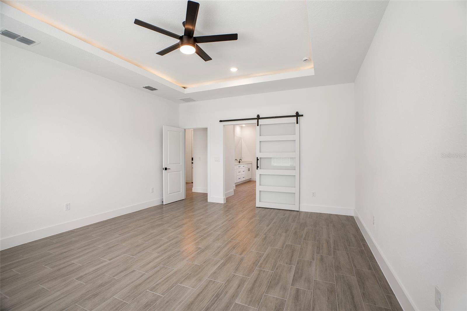 Image 33 of 50 For 24510 Kingsway Circle