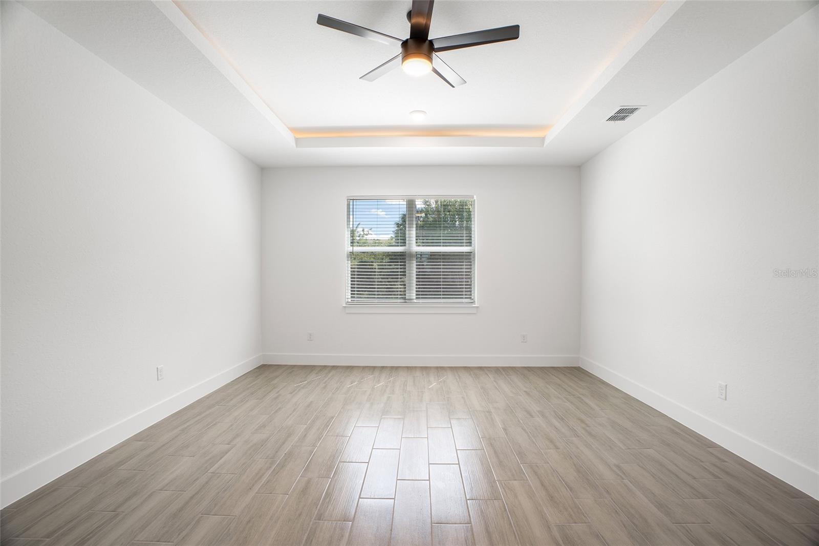 Image 35 of 50 For 24510 Kingsway Circle