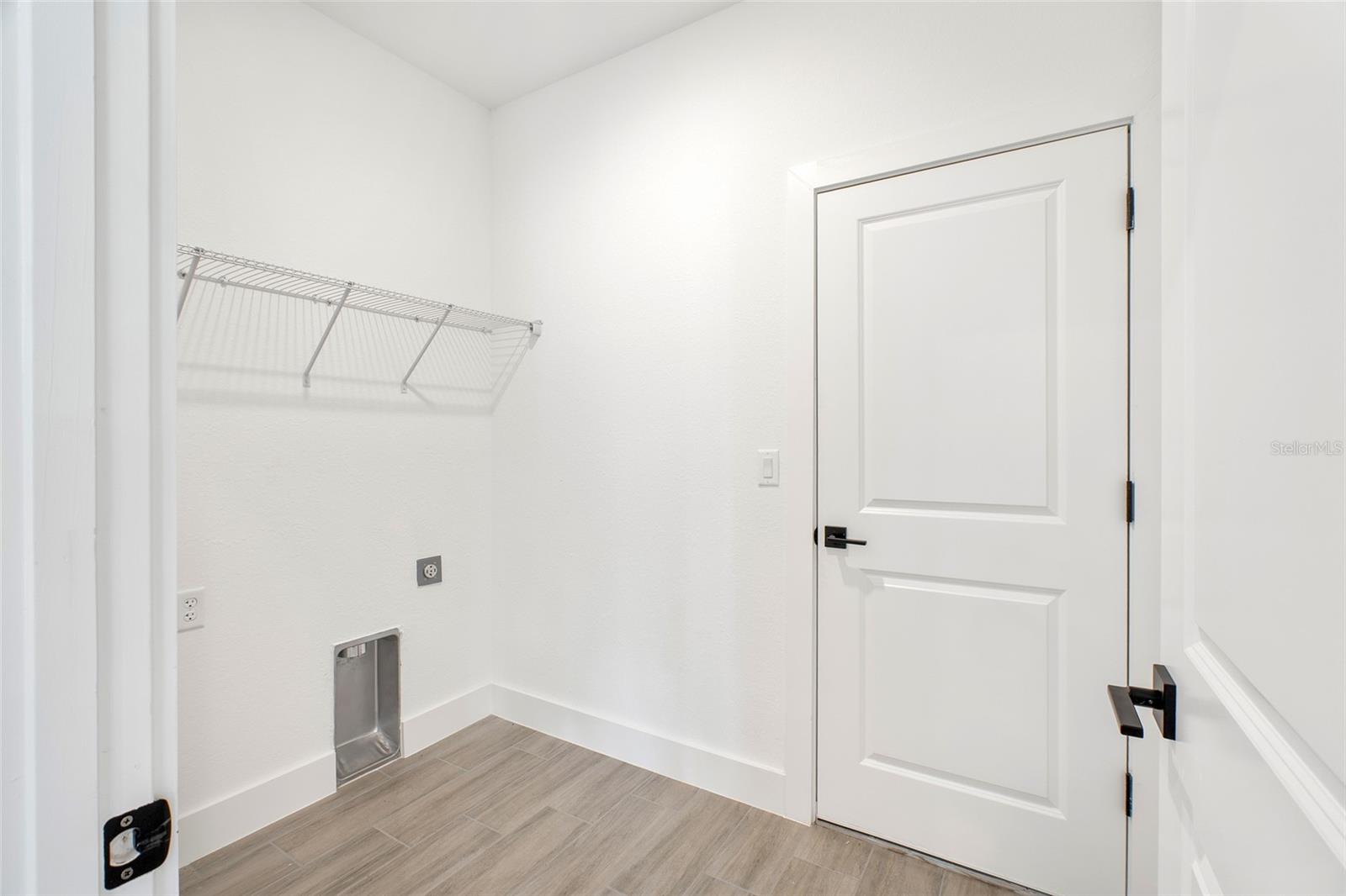 Image 43 of 50 For 24510 Kingsway Circle