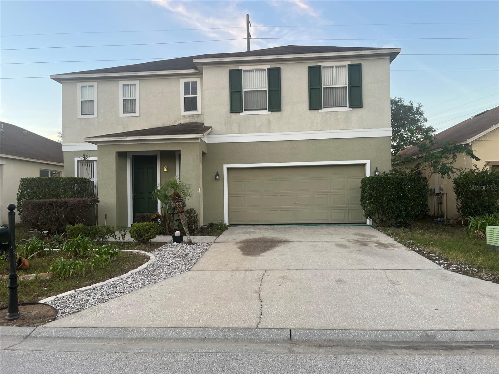 Listing Details for 227 Sand Ridge Drive, DAVENPORT, FL 33896