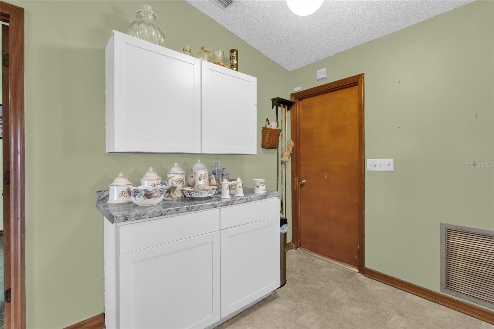 Image 4 of 35 For 3007 Fayson Circle