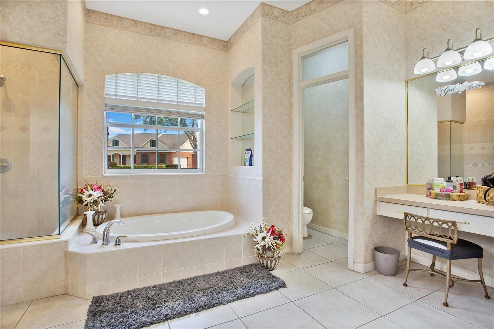 Image 10 of 25 For 1556 Auburn Oaks Court