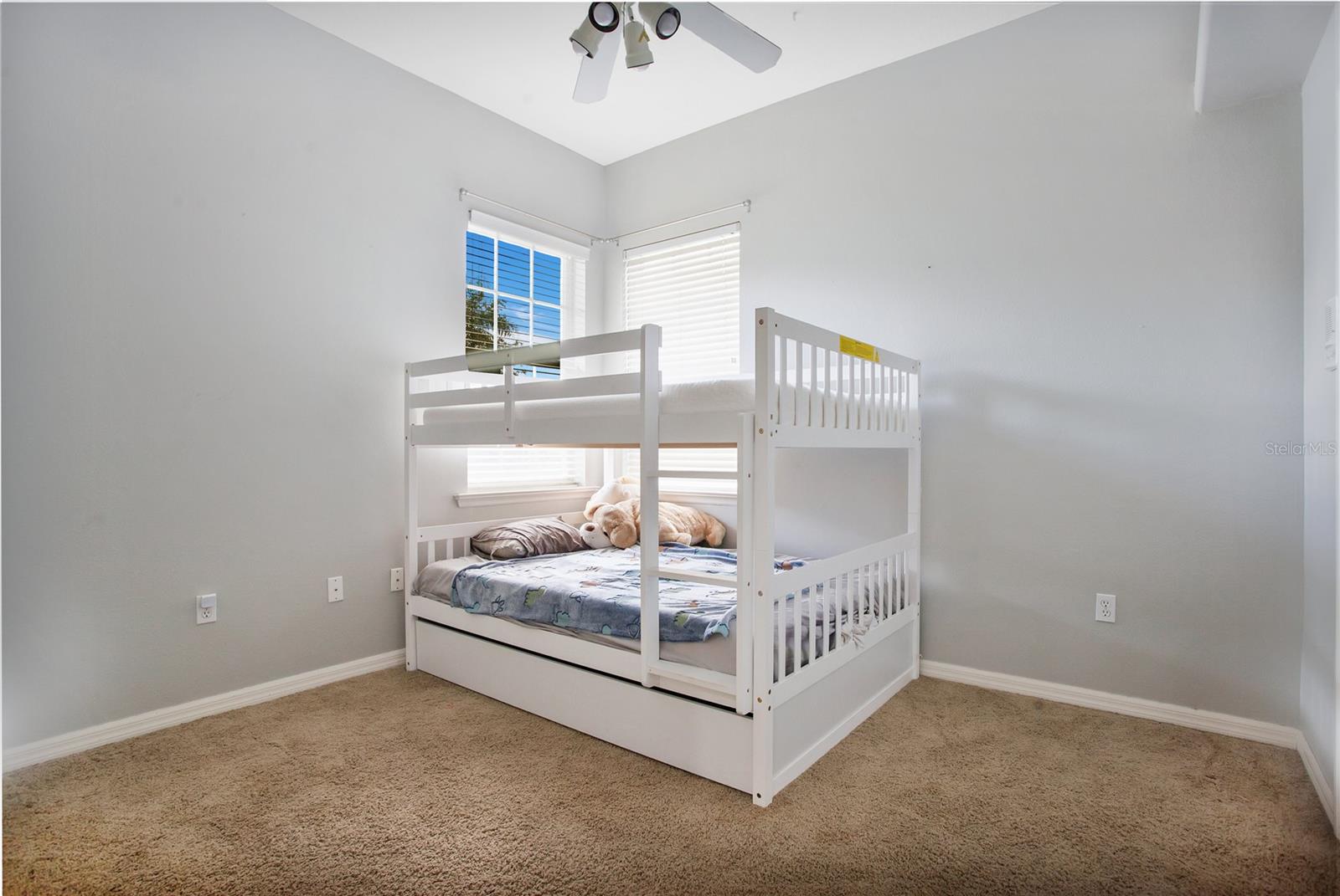 Image 13 of 25 For 1556 Auburn Oaks Court