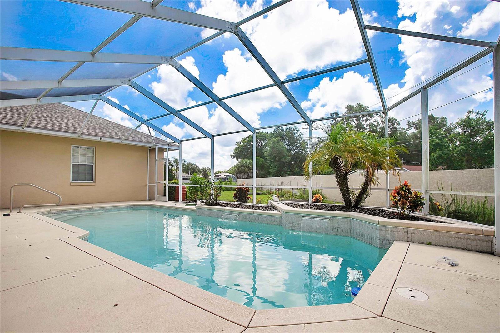 Image 17 of 25 For 1556 Auburn Oaks Court