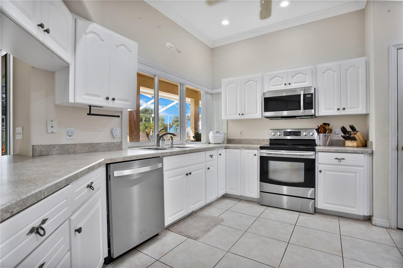 Image 6 of 25 For 1556 Auburn Oaks Court