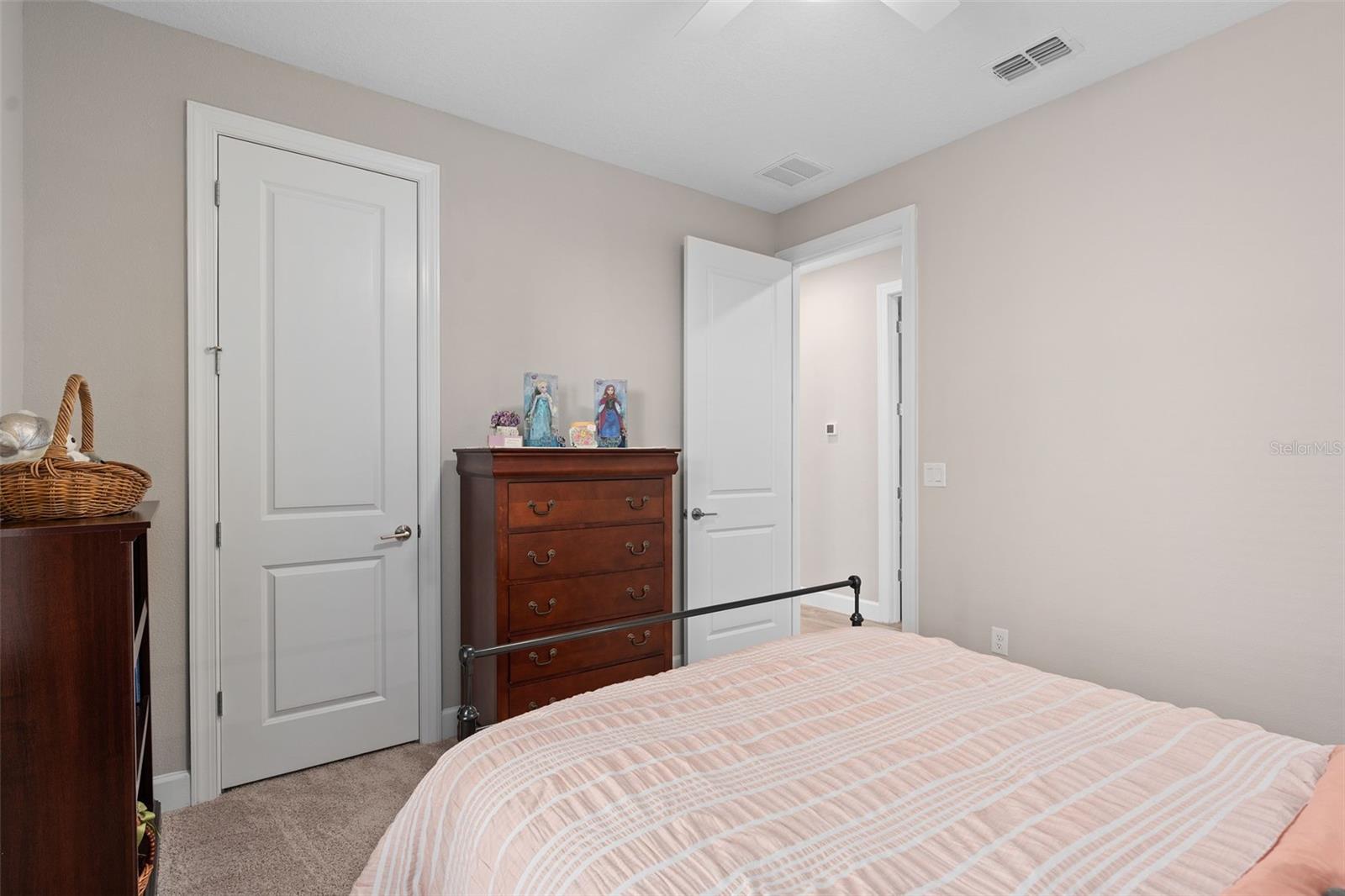 Image 19 of 64 For 967 Braewood Drive
