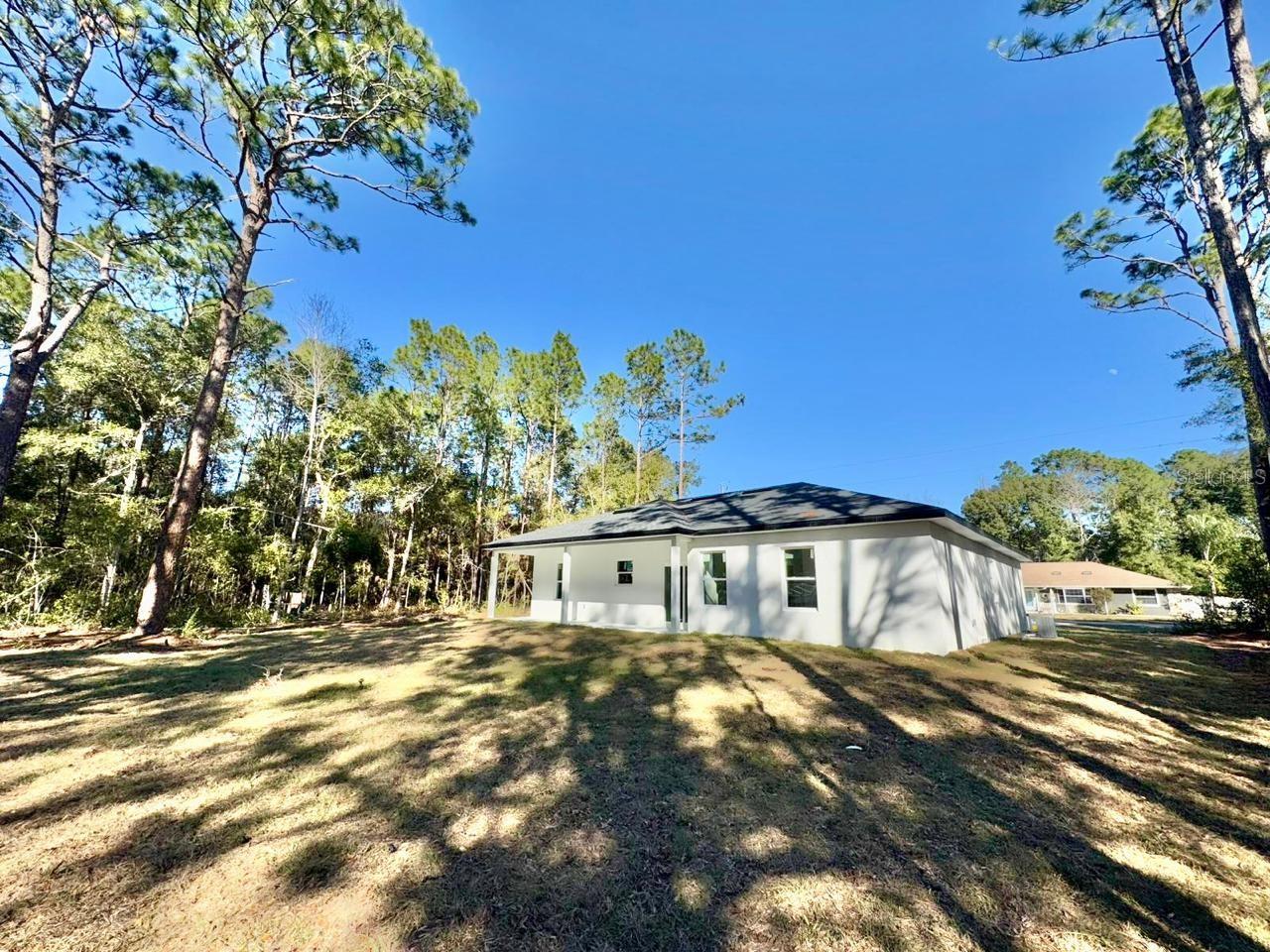 Listing photo id 6 for 9098 Bertin Drive