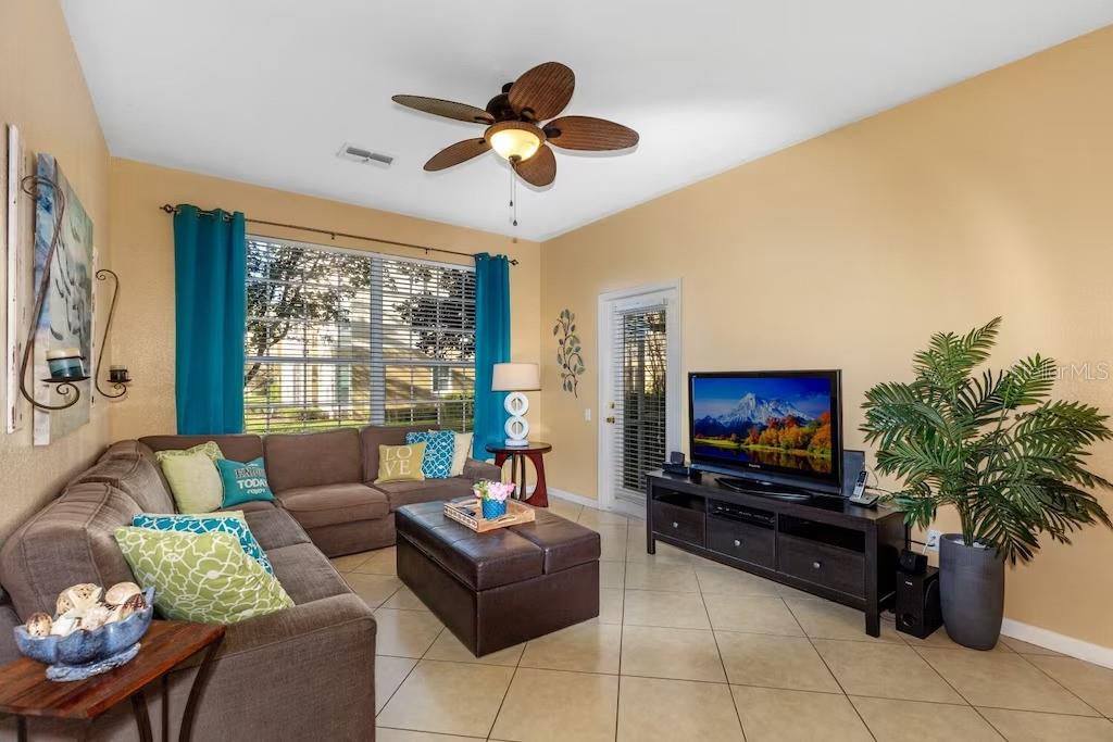 Image 5 of 44 For 8103 Coconut Palm Way 105