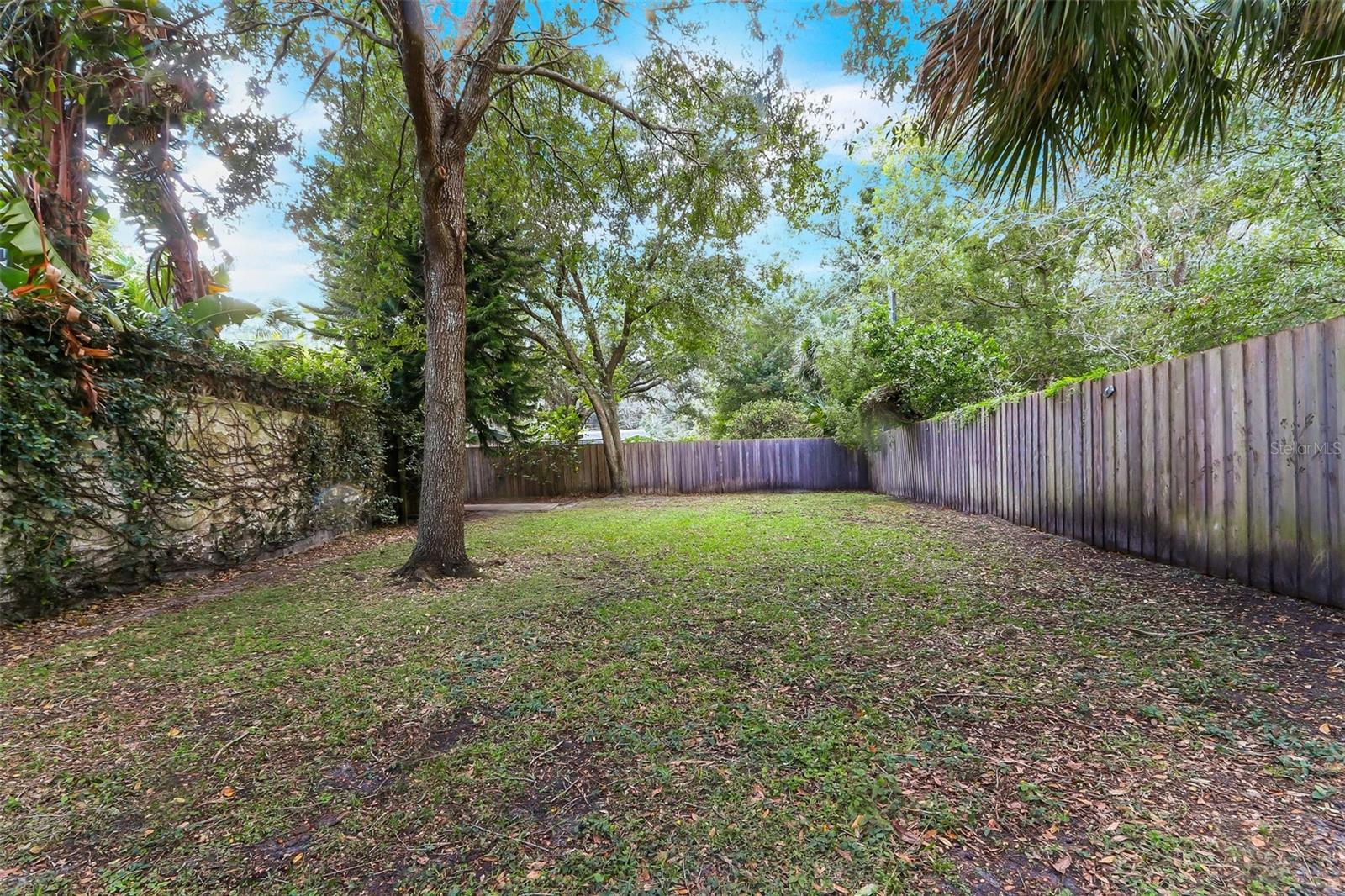 Image 12 of 14 For 402 Satsuma Drive