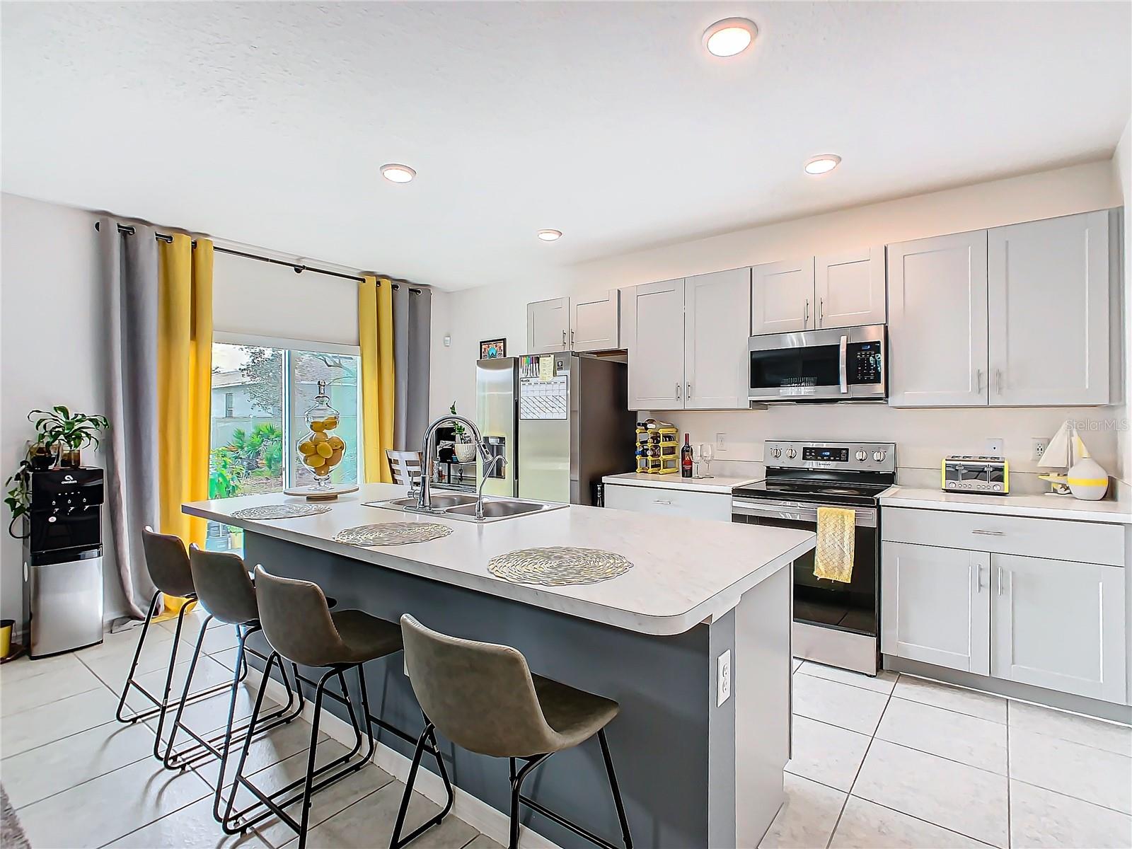 Image 18 of 41 For 208 Goldenrod Lane