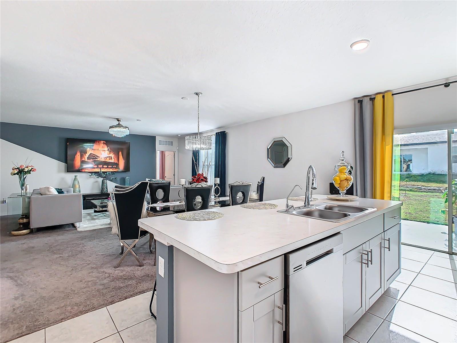 Image 19 of 41 For 208 Goldenrod Lane