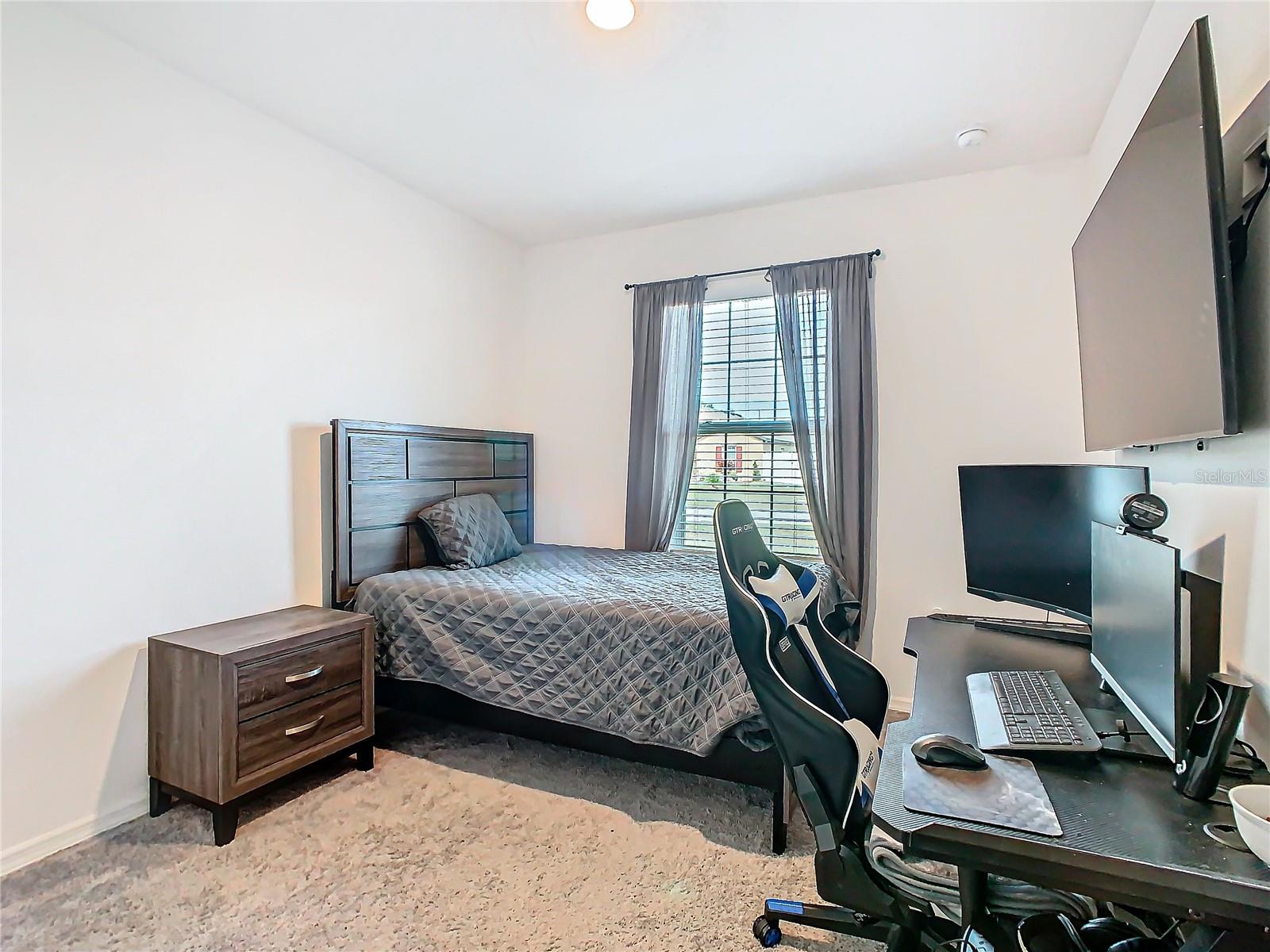 Image 31 of 41 For 208 Goldenrod Lane