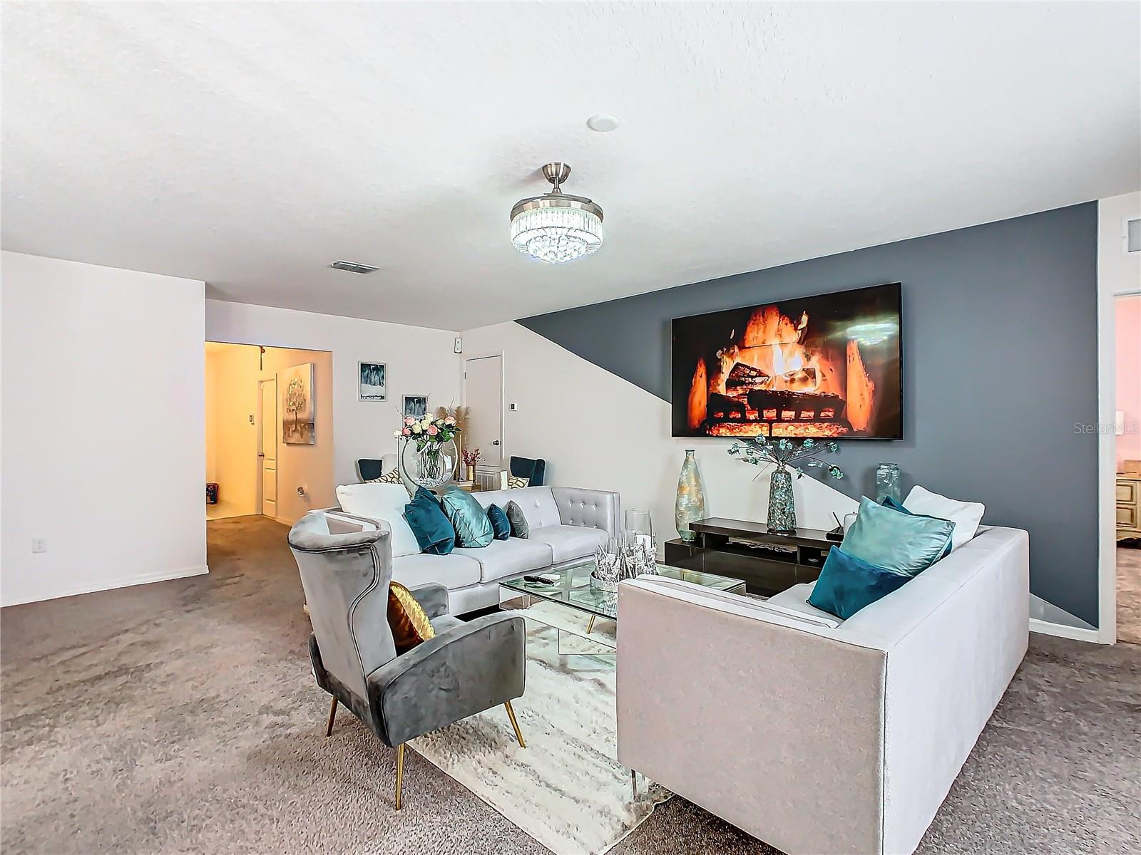 Image 8 of 41 For 208 Goldenrod Lane