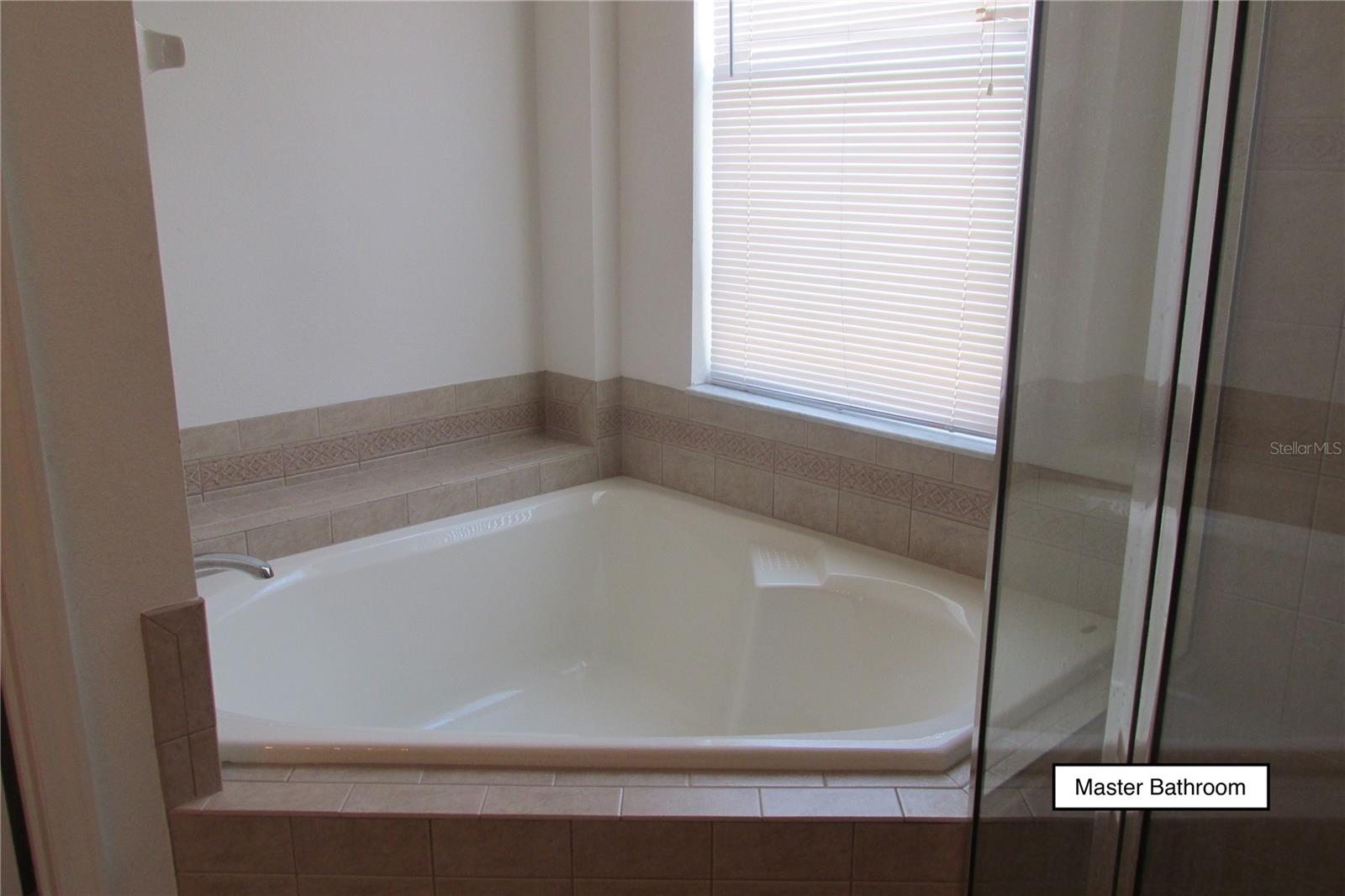 Image 8 of 18 For 3838 Golden Knot Drive